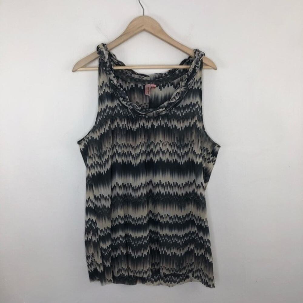 Sweet Pea Geometric Twisted Neck Tank Size 3X